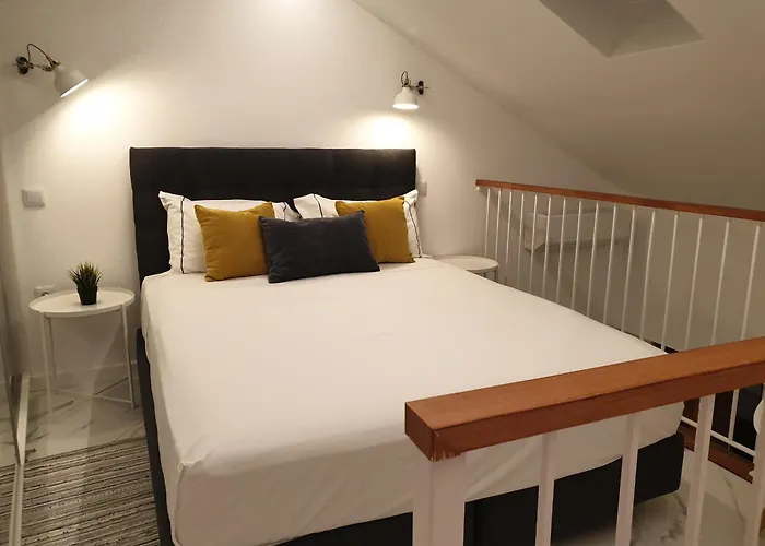 Дом отдыха Casa Da Porta Da - 1 Bedroom Castle Loft *